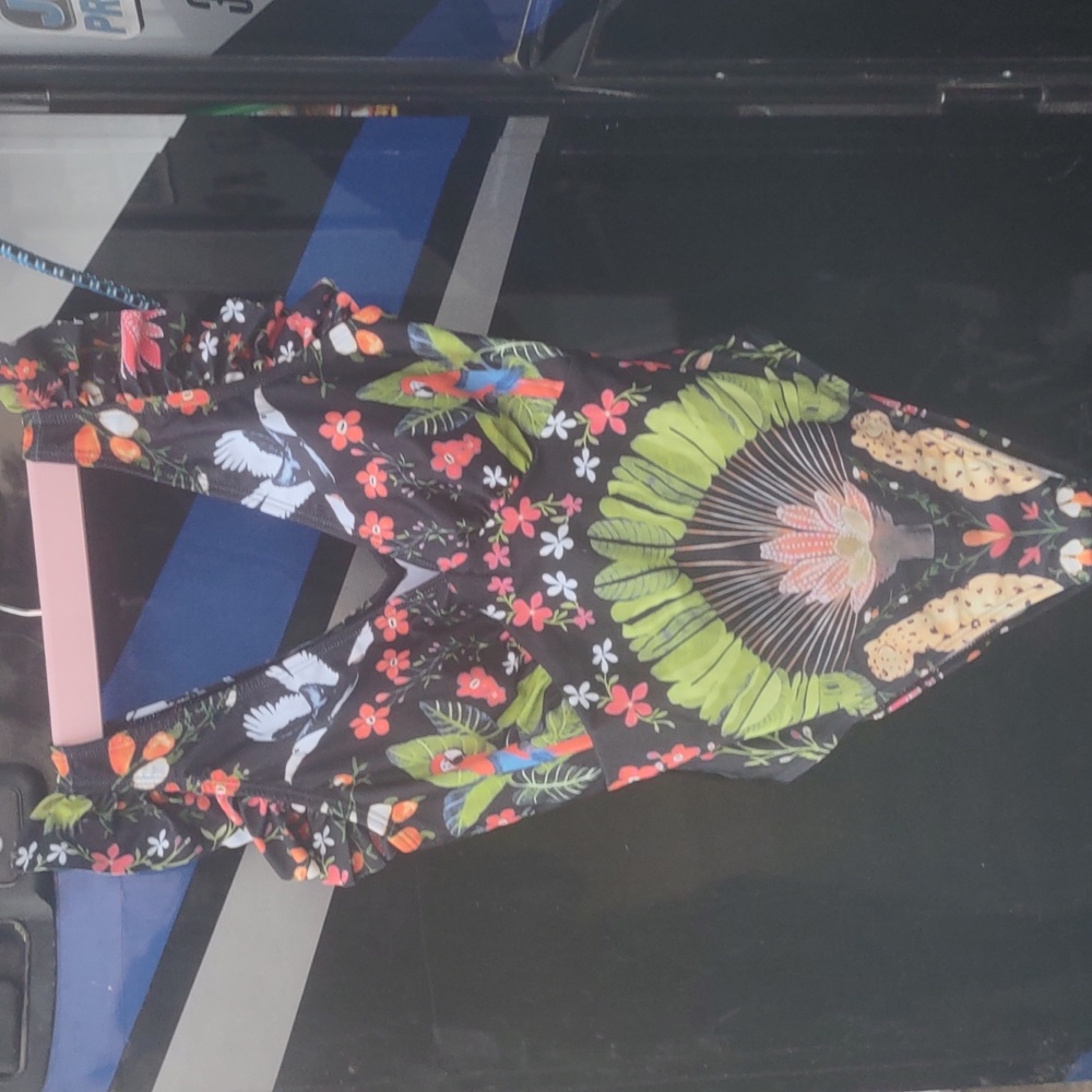 Swimsuit one-piece never worn